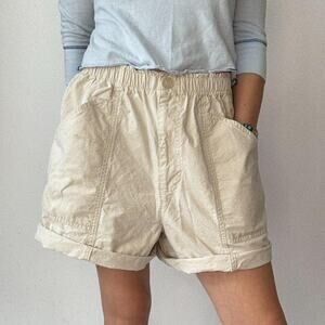 Cream vintage 90s cherokee